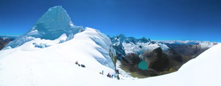 Ascenso al Alpamayo 5947 m — 7 días