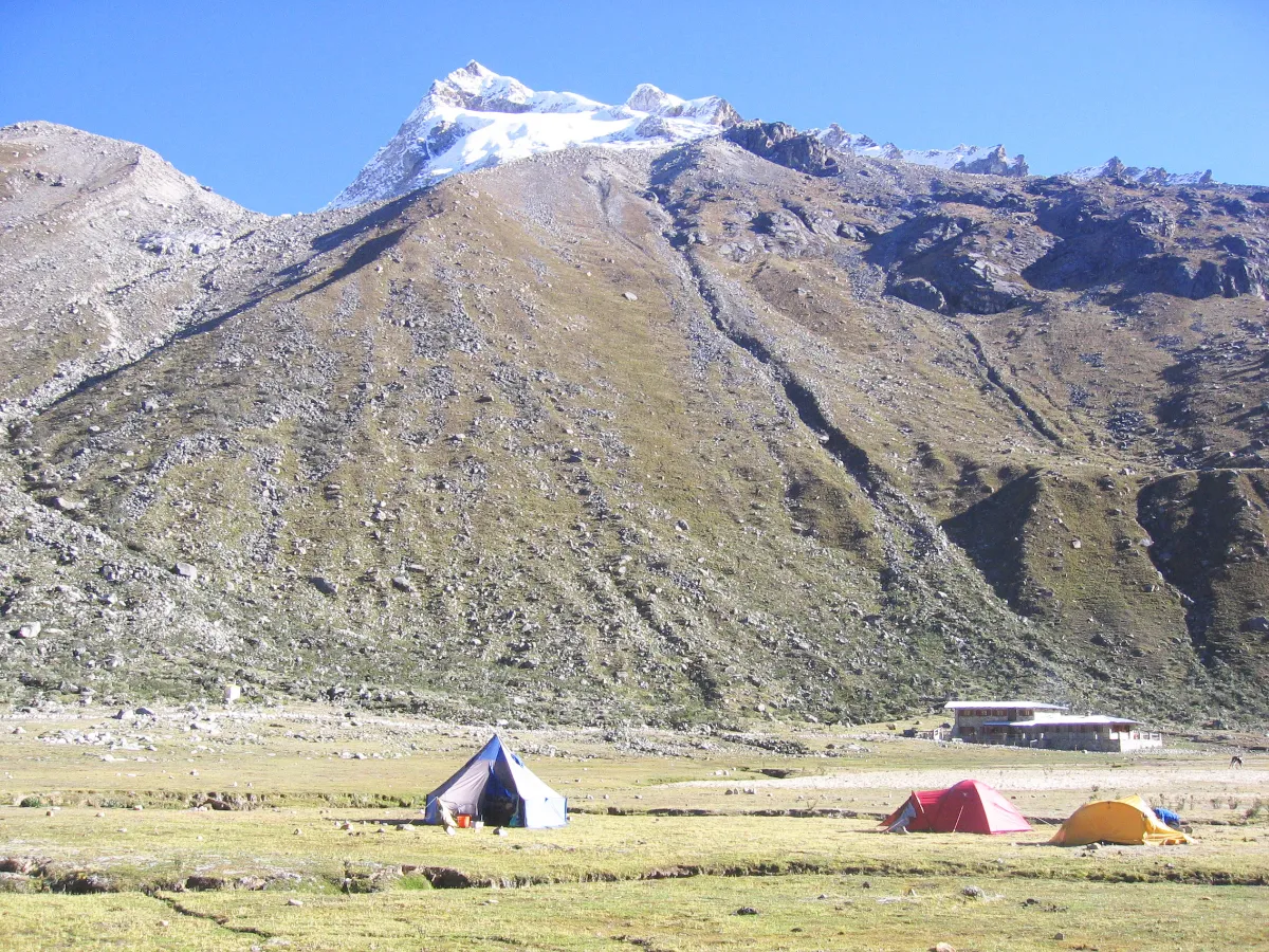 Nacidos entre las cumbres que guiamos