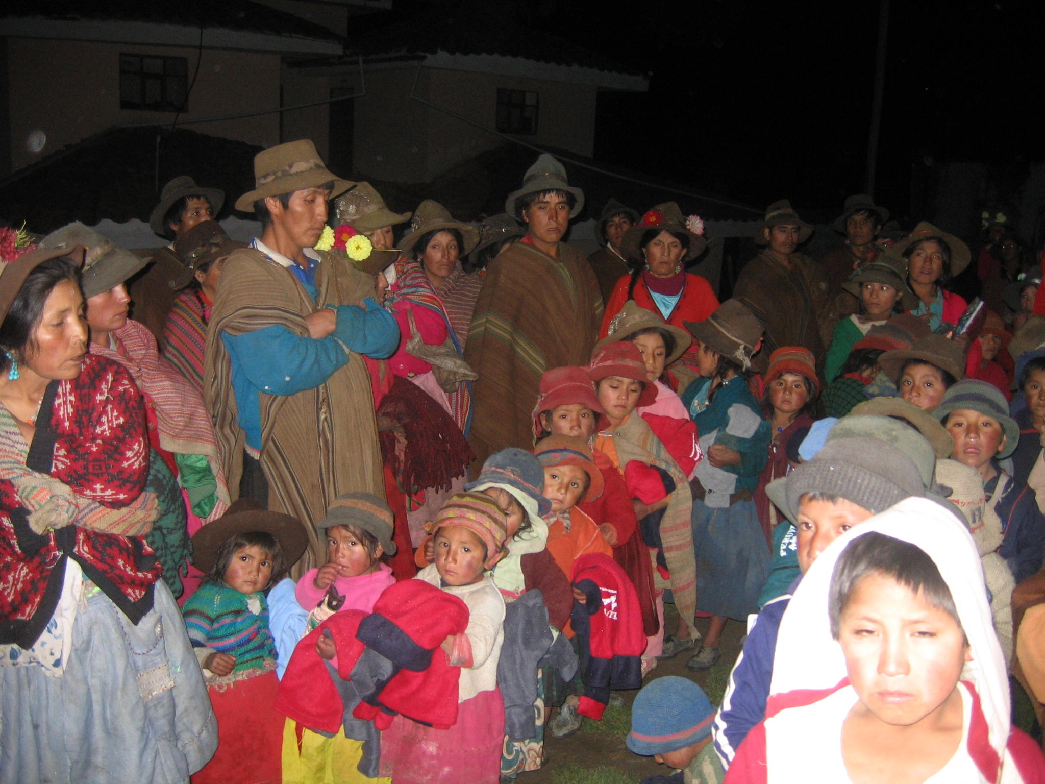 Echa una mano a una familia o una comunidad