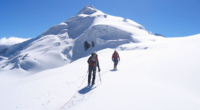 Climbing-Towards-shinca-Summit