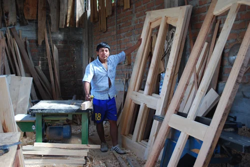 Josué: From Porter to Furniture Maker